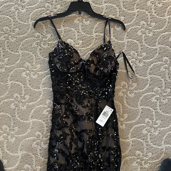 B.Darlin black, elegant dress size 5/6 NWT - Picture 8 of 16